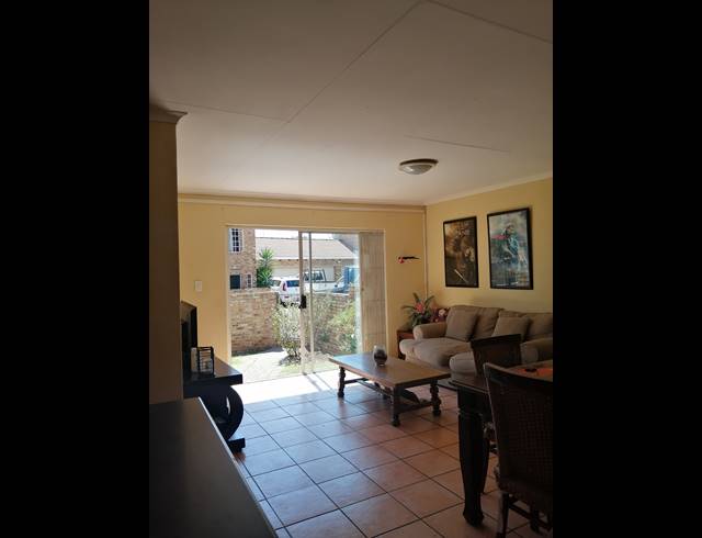 3 BEDROOM TOWNHOUSE TO LET IN WILGEHEUWEL